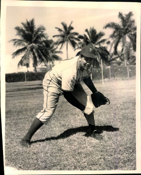 1947-49 circa Tiny Bonham Pittsburgh Pirates "The Sporting News Collection Archives" Original Photo (Sporting News Collection Hologram/MEARS Photo LOA)