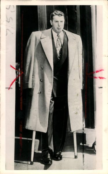 1954 Joe DiMaggio of the New York Yankees 