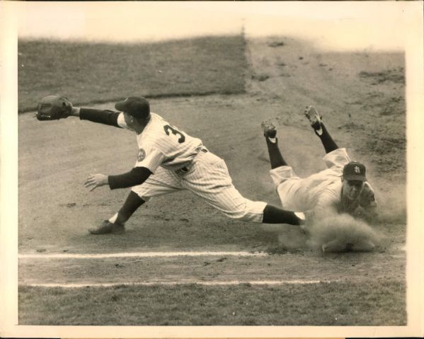 1952 Jim Delsing St. Louis Browns Original 7" x 9" Photo