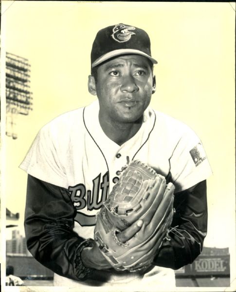 1969 Mike Cuellar Baltimore Orioles "The Sporting News Collection Archives" Original 8" x 10" Photo (Sporting News Collection Hologram/MEARS Photo LOA)