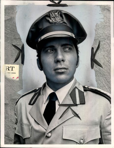 1971 Johnny Bench Cincinnati Reds (Mission Impossible) "The Sporting News Collection Archives" Original 7" x 9" Photo (Sporting News Collection Hologram/MEARS Photo LOA)