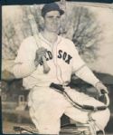 1930 to 1970s circa Miscellaneous Baseball (MLB Greats) The Sporting News Collection Archives Original Photo (Sporting News Collection Hologram/MEARS Photo LOA) - Lot of 145