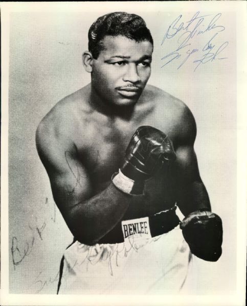 Sugar Ray Robinson Signed 8" x 10" Photo 