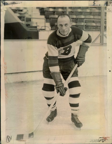 1940 Eddie Shore Boston Bruins "The Sporting News Collection Archives" Original Photo (Sporting News Collection Hologram/MEARS Photo LOA)