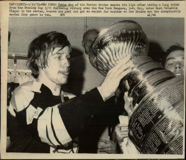 1970-75 Bobby Orr Boston Bruins "The Sporting News Collection Archives" Original Photos (Sporting News Collection Hologram/MEARS Photo LOA) - Lot of 7