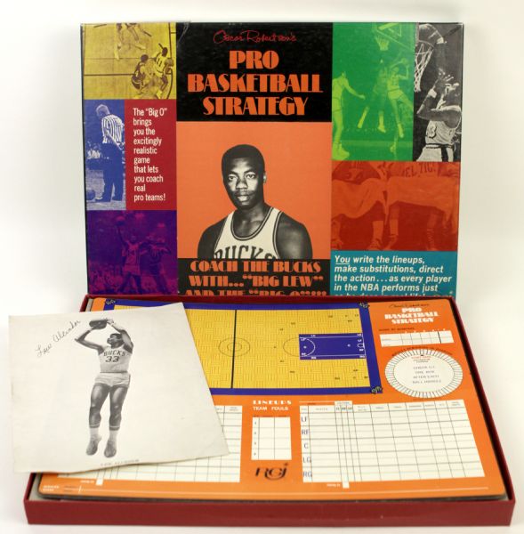 1970s Oscar Robertson Milwaukee Bucks Board Game & Lew Alcindor Fan Photo 