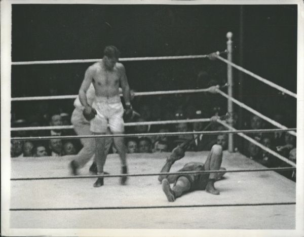 1923 Jack Dempsey Knocks Out Luis Firpo at Polo Grounds "Rogers Photo Archive" Original 7" x 9" Photo (MEARS Photo LOA)