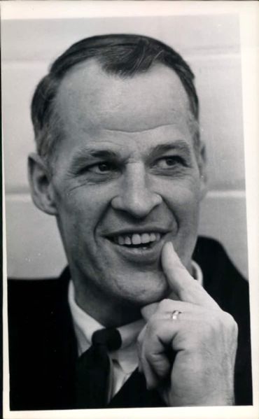 1968 Gordie Howe Detroit Red Wings "The Sporting News Collection Archives" Original 5" x 8" Photo (Sporting News Collection Hologram/MEARS Photo LOA) - Lot of 4