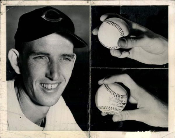 1947 Ewell Blackwell Cincinnati Reds "The Chicago Sun-Times Collection Archives" Original Photo (Chicago Sun-Times Hologram/MEARS Photo LOA)