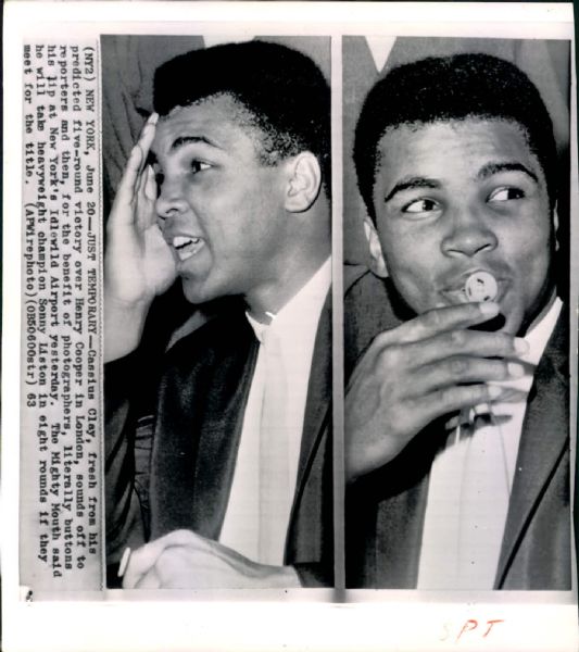 1963 Muhammad Ali Buttons His Lip "Chicago Sun-Times Archives" Original 6" x 8" Photo (Chicago Sun-Times Hologram/MEARS Photo LOA)