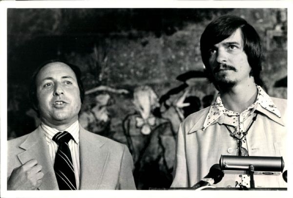 1974 Pete Maravich New Orleans Jazz "The Sporting News Collection Archives" Original 7" x 10" Photo (Sporting News Collection Hologram/MEARS Photo LOA)