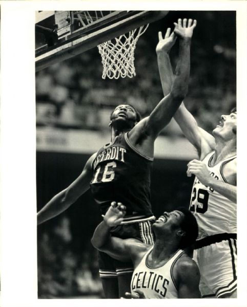 1974-76 Bob Lanier Detroit Pistons "SPORT Magazine Collection Archives" Original Photos (MEARS Photo LOA) - Lot of 3 