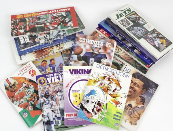 1986-92 Football Media Guide - Lot of 24 w/ Barry Sanders Detroit Lions Rookie Issue