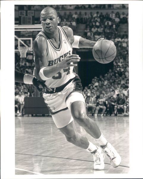 1981-89 Terry Cummings Milwaukee Bucks "The Sporting News Collection Archives" Original Photo (Sporting News Collection Hologram/MEARS Photo LOA) - Lot of 10