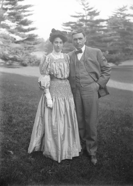 1909 Photographer Charles Conlon and Wife Marge Charles Conlon Original 11" x 14" Photo Hand Developed from Glass Plate Negative & Published (The Sporting News Hologram/MEARS Photo LOA)