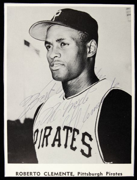 1960s Roberto Clemente Pittsburgh Pirates Signed 4 1/2" x 6 1/2" Photo - JSA 