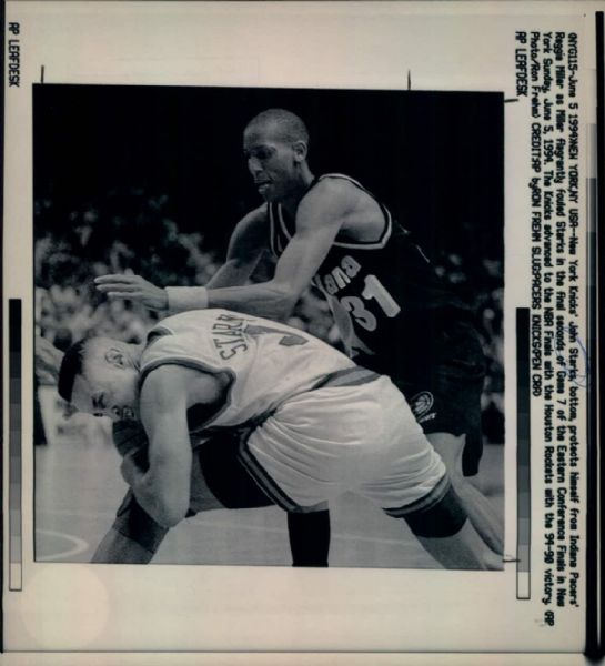 1991-96 circa John Starks New York Knicks "The Sporting News Collection Archives" Original Photos (Sporting News Collection Hologram/MEARS Photo LOA) - Lot of 45