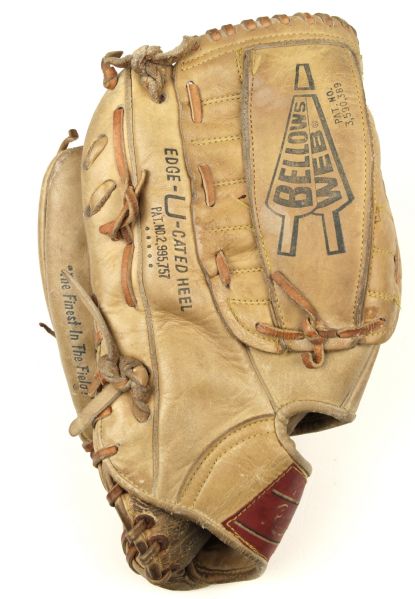 1970s Billy Williams Chicago Cubs Signed Store Model Glove - JSA 