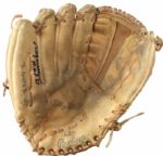 1970s Billy Williams Chicago Cubs Signed Store Model Glove - JSA 