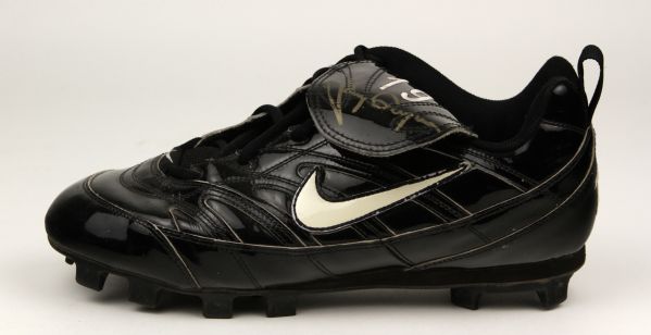 1990s Tony Gwynn San Diego Padres Game Worn Signed Shoe - MEARS Auction LOA & JSA 