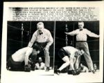 1946 Joe Louis vs. Billy Conn “St. Petersburg Times” Original News Photo (“St. Petersburg” Hologram/MEARS LOA) - Lot of 36