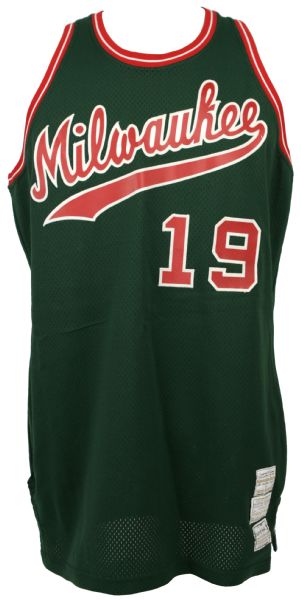 1973-74 Dick Cunningham Milwaukee Bucks Game Worn Jersey Rare Vinyl Lettering - MEARS Auction LOA
