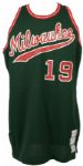 1973-74 Dick Cunningham Milwaukee Bucks Game Worn Jersey Rare Vinyl Lettering - MEARS Auction LOA
