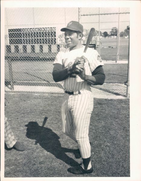 1974 Willie Mays New York Mets "TSN Collection Archives" Original 6.5" x 8.5" Photo (Sporting News Collection Hologram/MEARS Photo LOA)
