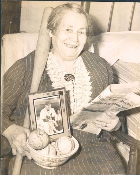 1940s Ma Barham  "TSN Collection Archives" Original 7 1/2" x 9 1/2" Photo (Sporting News Collection Hologram/MEARS Photo LOA)