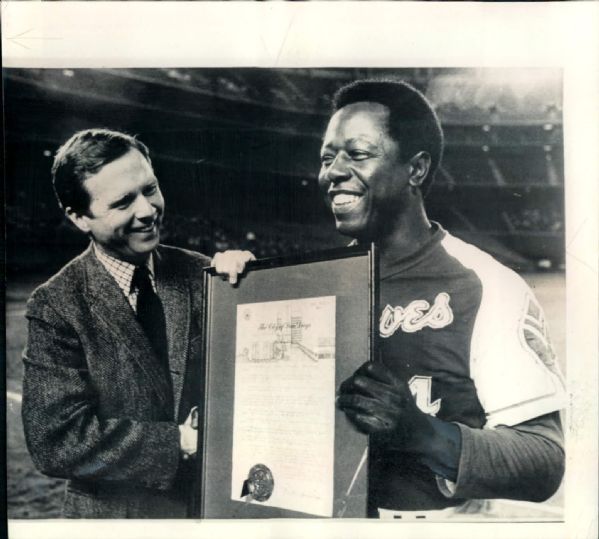 1973 Hank Aaron Atlanta Braves "Boston Herald Collection Archives" Original 7" x 7.5" Photo (BH Hologram/MEARS LOA)