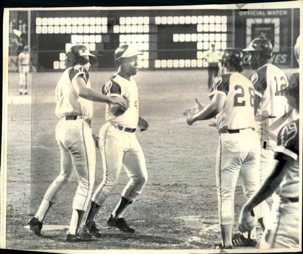 1973 Hank Aaron Atlanta Braves "Boston Herald Collection Archives" Original 8 3/4" x 7 1/4" Photo Homer #713 (BH Hologram/MEARS LOA)
