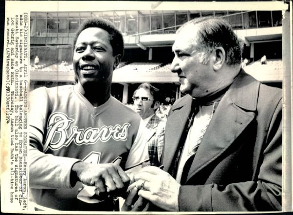 1974 Hank Aaron Atlanta Braves "Boston Herald Collection Archives" Original 7 1/2" x 10" Photo (BH Hologram/MEARS LOA)