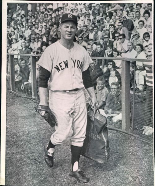 1962 Whitey Ford New York Yankees "Boston Herald Collection Archives" Original 6.5" x 8" Photo (BH Hologram/MEARS LOA)