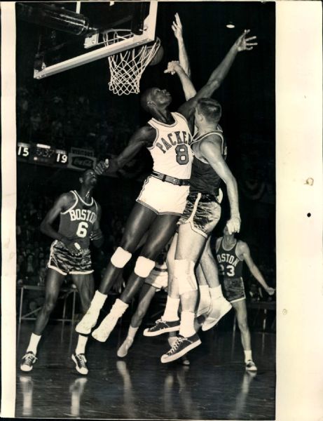 1961 Walt Bellamy Chicago Packers Bill Russell "Chicago Sun Times Collection Archives" Original 8" x 10" Photo (CST Hologram/MEARS LOA)