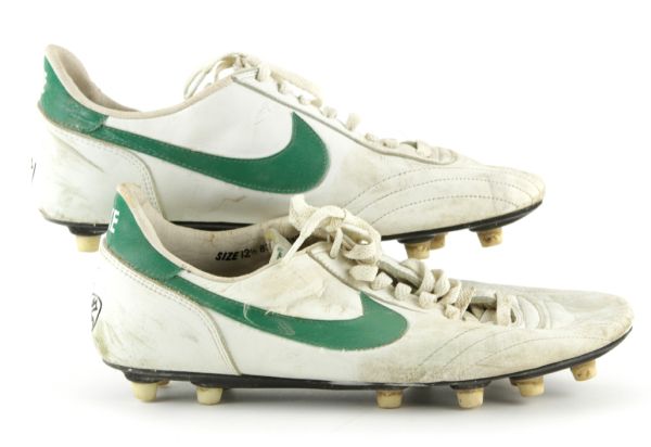 1984 John Dorsey Green Bay Packers Game Worn Signed Cleats (Scott Waters/MEARS LOA/JSA)