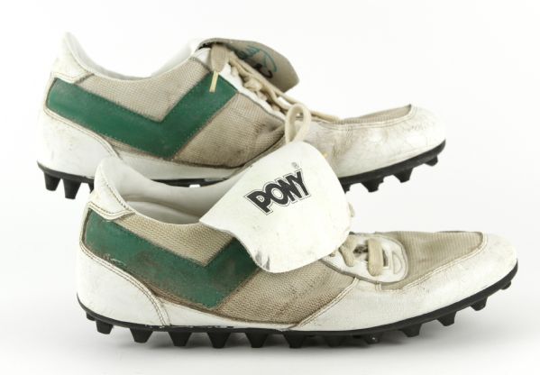 1980s Johnnie Gray Green Bay Packers Game Worn Cleats (Scott Waters/MEARS LOA/JSA)