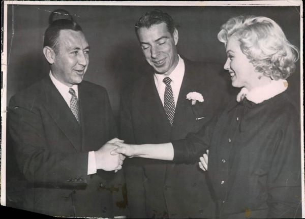 1954 Joe DiMaggio & Marilyn Monroe "Boston Herald Archives" Original 6" x 8.5" Photo (BH Archives Hologram/MEARS LOA)
