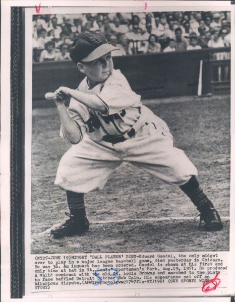 1950s-90s Massive Collector Dealer Lot Original Baseball Photos - Lot of 750 Plus