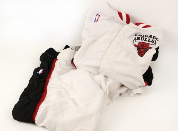 1990s Chicago Bulls Game Issued Road Warm Up Suit (MEARS LOA)