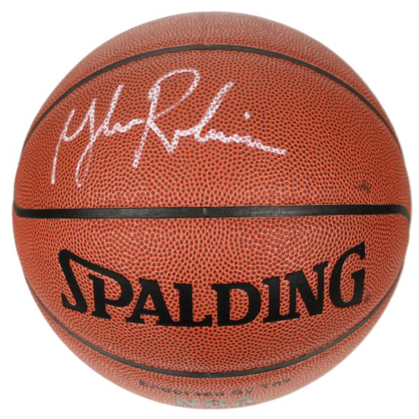 Glenn Robinson Signed Basketball (MEARS Auction LOA)