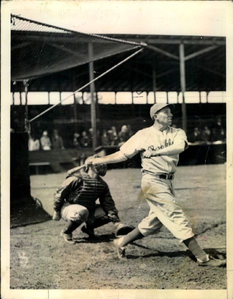 1940 Roy Cullenbine Brooklyn Dodgers “Seattle Times” Original 6.5 x 8.5 News Photo (“Seattle Times” Hologram/MEARS LOA)