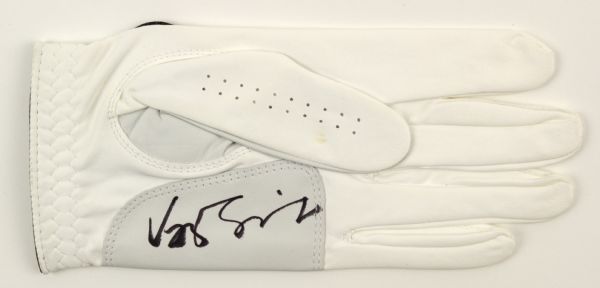 2000s Vijay Singh Signed Golf Glove
