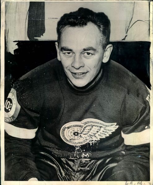 1941-49 Detroit Red Wings Original Photos - Lot of 14 (MEARS LOA)