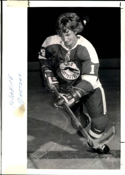 1977 Wayne Gretzky Soo Greyhounds Ontario Junior Hockey League Original 6" x 8.5" Photo (MEARS LOA)