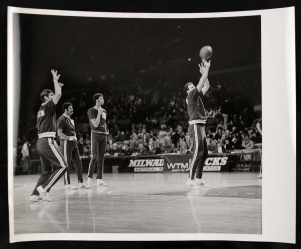 1969-71 Milwaukee Bucks Lew Alcindor Original 8" x 10" Photo (Lot of 6)
