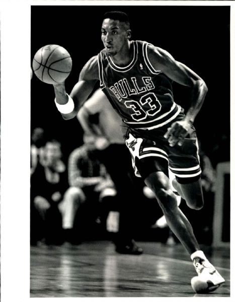 1987-95 Scottie Pippen Chicago Bulls Central Arkansas "TSN Collection Archives" Original 8" x 10" Photos (Sporting News Collection Hologram/MEARS LOA) - Lot of 5