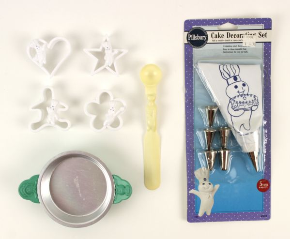 1975 Pillsbury Doughboy Poppin Fresh Cooking Mementos 