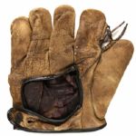 1920s Marathon Tunnel Loop Baseball Glove (MEARS LOA)