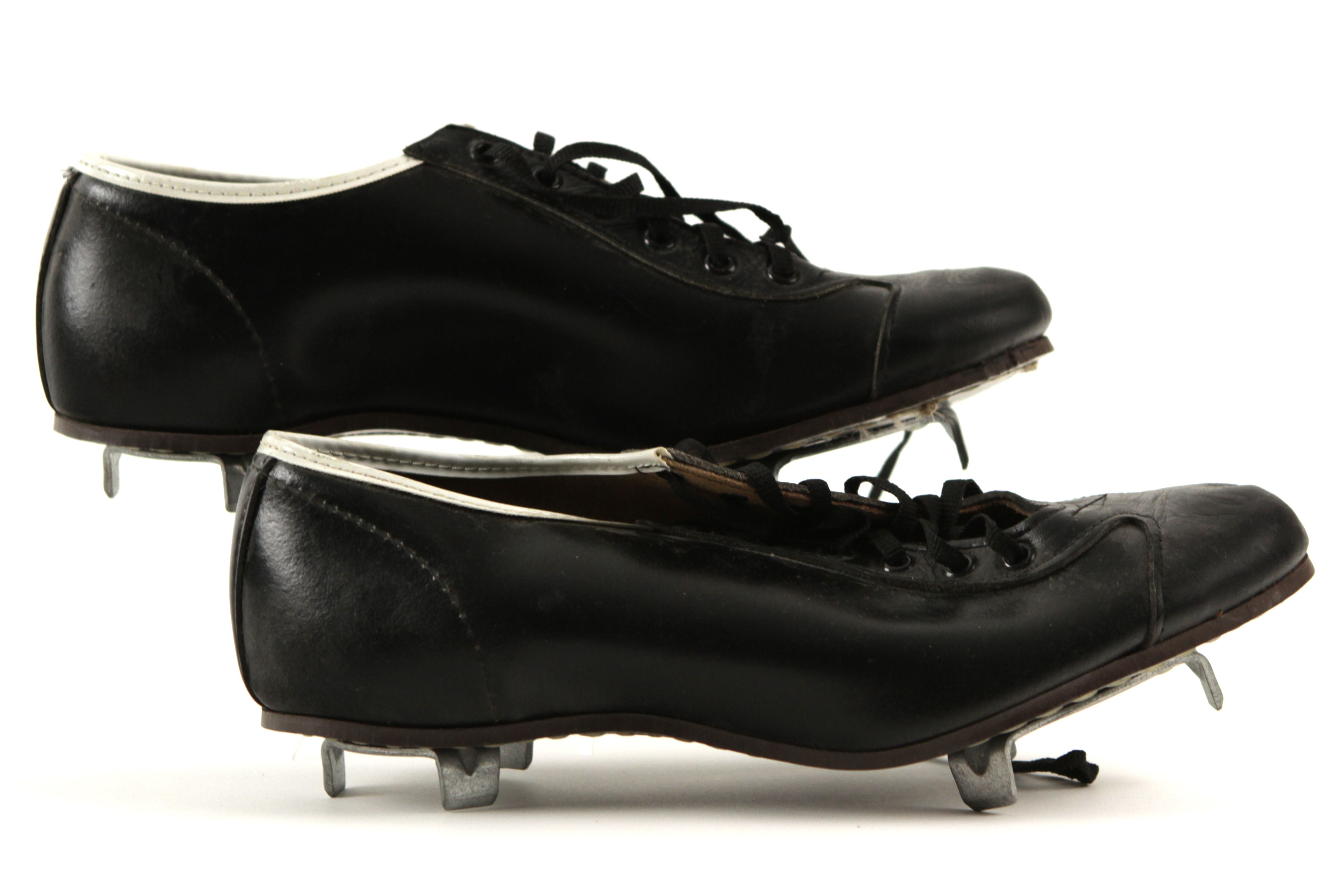 wilson baseball cleats