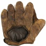 1910-20 circa Spalding Store Model Adult Size Baseball Glove w/ 1”web (MEARS LOA)